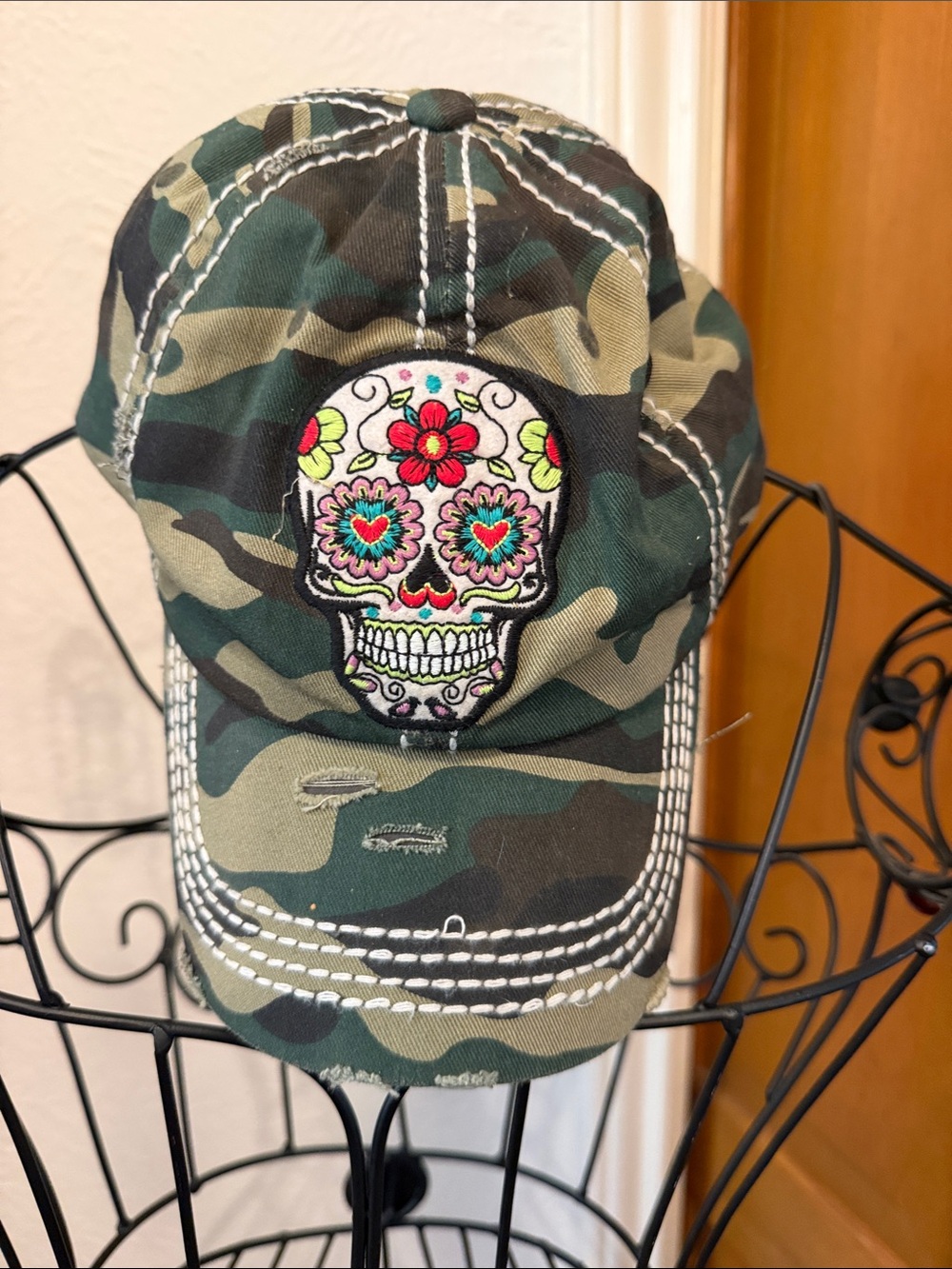 🪖🪖🪖BOGOHO🪖🪖🪖Camo Baseball Cap with Colorful Sugar Skull Patch